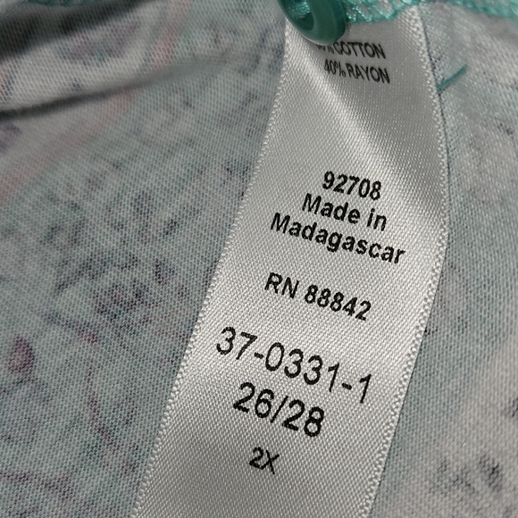 #492-Woman Within-Short-Sleeve Pintucked Henley Tunic Green PatternedSze. 26/28W - Picture 5 of 6